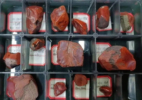 1.01亿元成交！！天下首宗 “南红玛瑙” 矿权拍卖落槌