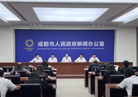 成都：走超大城市城乡融合开展、、“三农”现代化建设新路