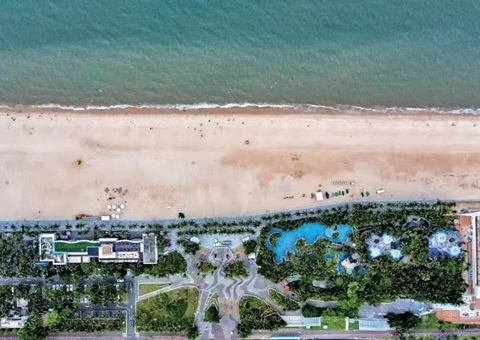 ？谑姓涡薷春Ｍ、、滨海湿地，，，修建绿色长廊，，，海域生态情形获得显著改善——“蓝色海湾” 实现“滩净湾美”